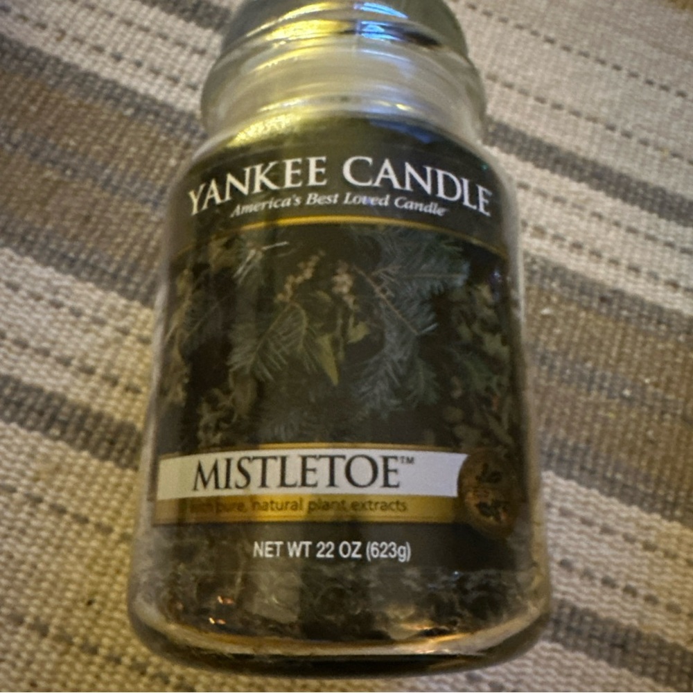 Yankee Candle Mistletoe Jar Candle - Dark Green and Gold Label